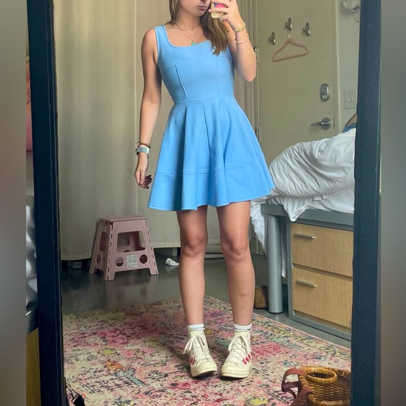 Lulus Dresses & Skirts - NWT Lulus Dress!!! Size S, super cute and comfortable, love the fabric texture!